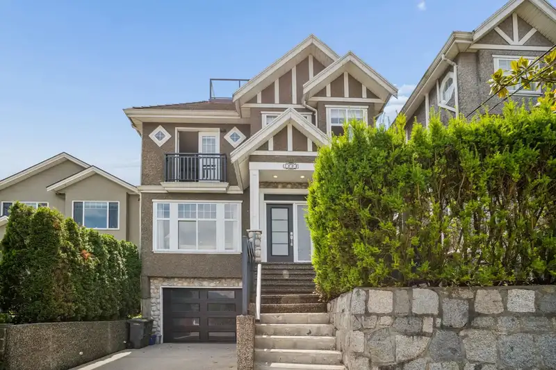 2808 WALL STREET - photo 1 of 39