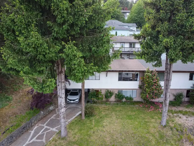 1941 CHARLES STREET - photo 4 of 33