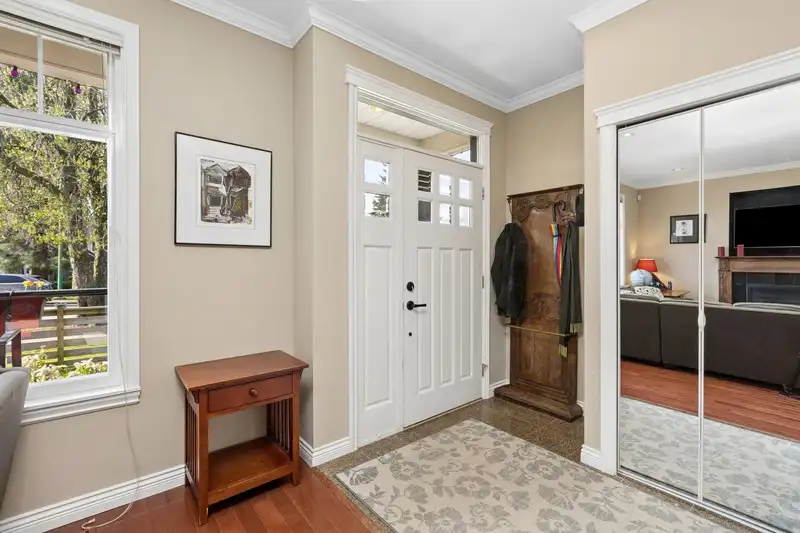 250 E 17TH STREET - photo 4 of 40