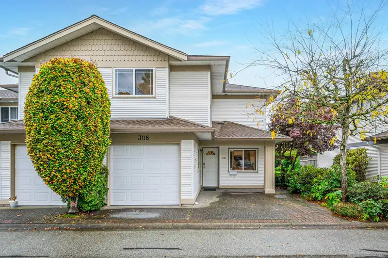 308 16233 82 AVENUE - photo 3 of 40