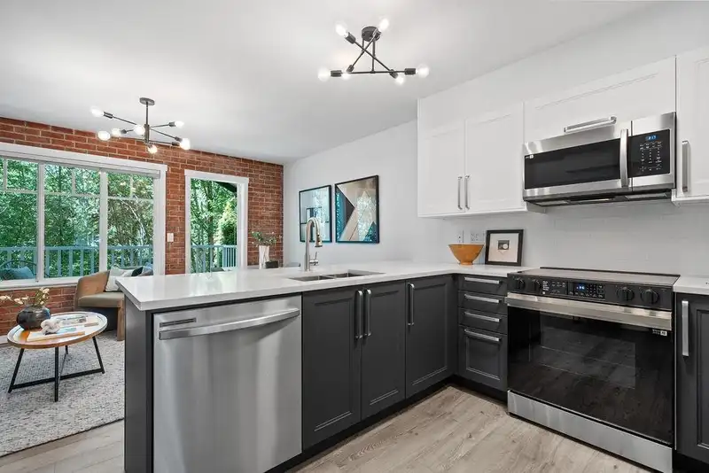129 12711 64 AVENUE - photo 2 of 28