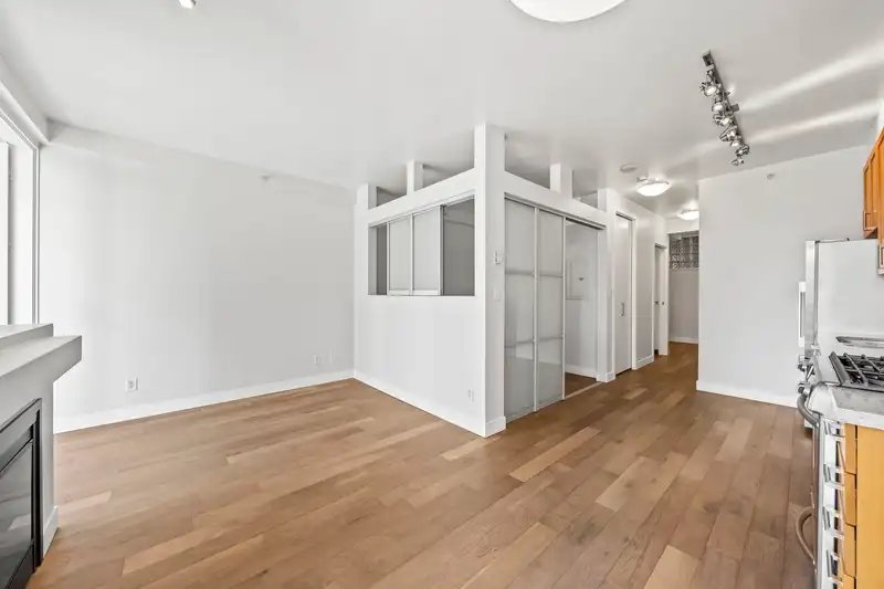 304 2055 YUKON STREET - photo 4 of 29