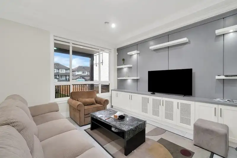 6655 121A STREET - photo 4 of 7