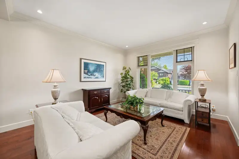 336 E 12TH STREET - photo 4 of 40
