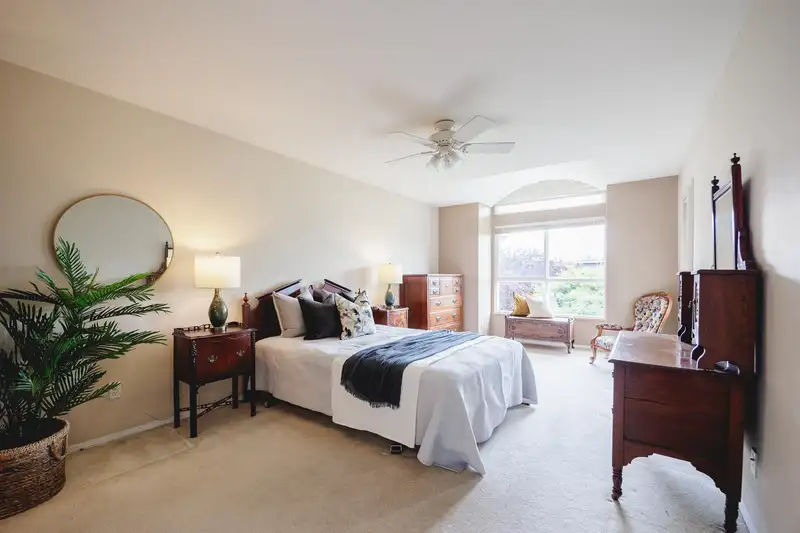 305 20381 96 AVENUE - photo 1 of 40