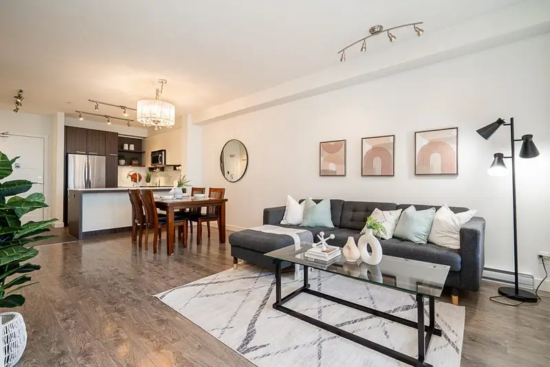 313 553 FOSTER AVENUE - photo 1 of 25