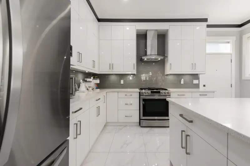 1135 YORSTON COURT - photo 4 of 40
