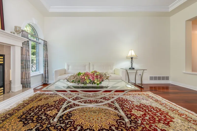 13966 26 AVENUE - photo 4 of 25