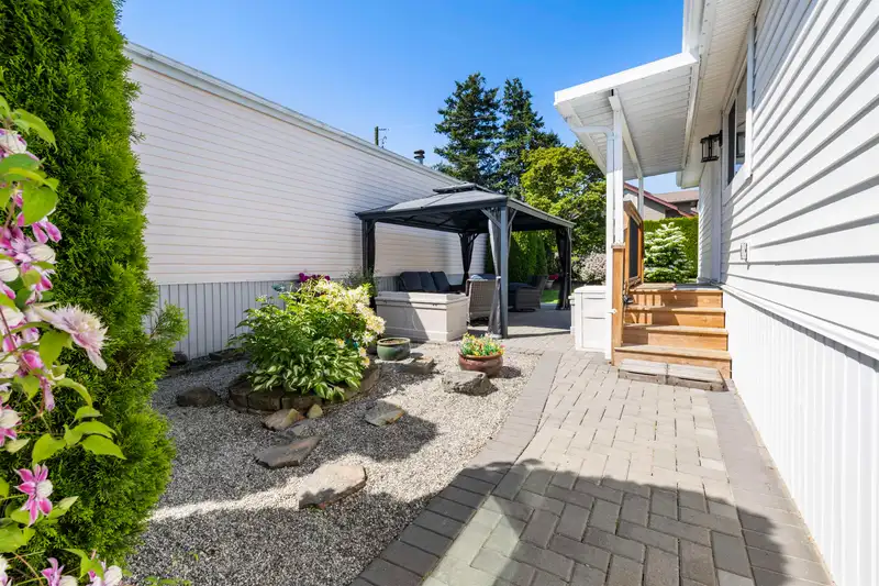 23 45640 WATSON ROAD - photo 3 of 33