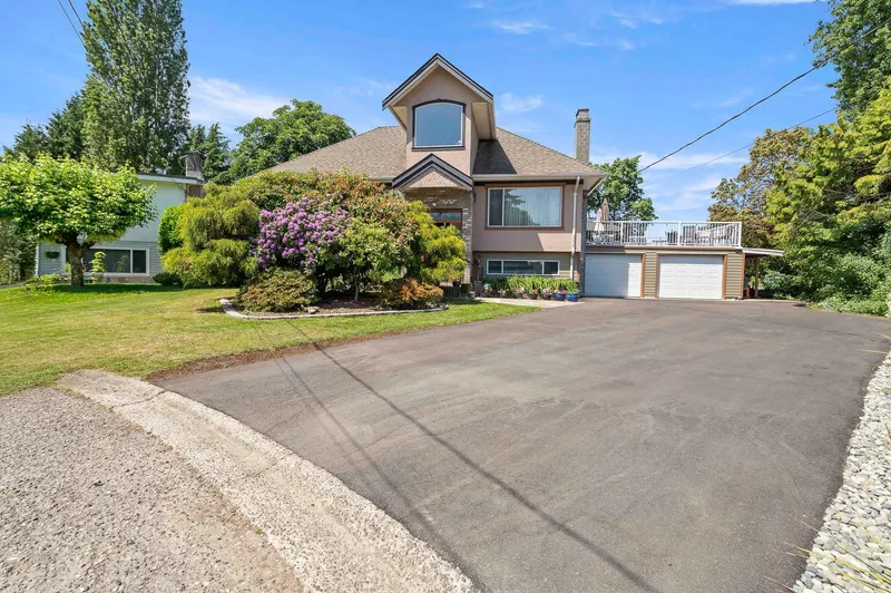 11113 81 AVENUE - photo 2 of 25