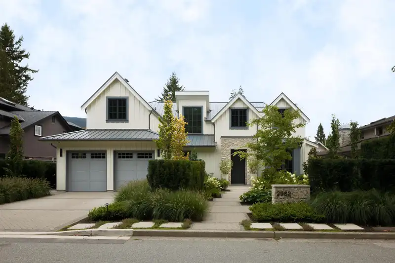 2902 CRESCENTVIEW DRIVE - photo 1 of 38