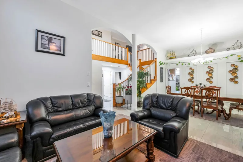 8733 162A STREET - photo 4 of 25