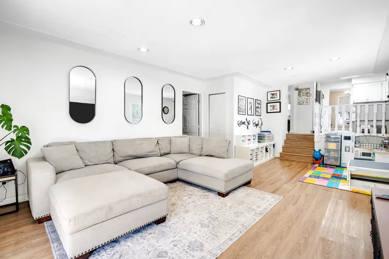 14596 89 AVENUE - photo 1 of 25