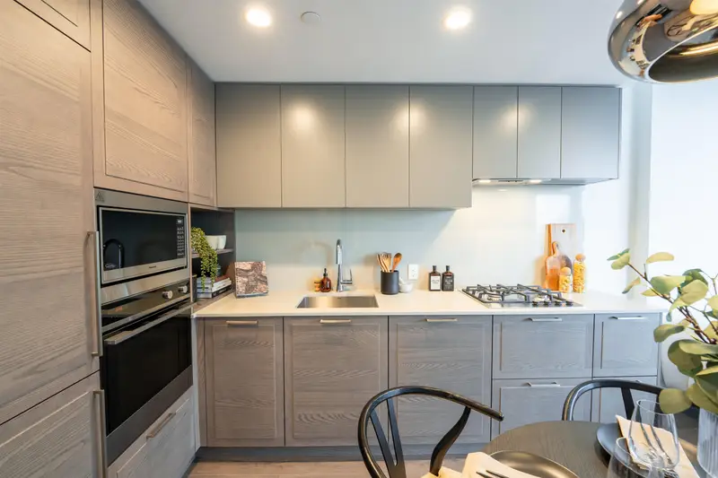 1304 5685 HALLEY AVENUE - photo 2 of 23