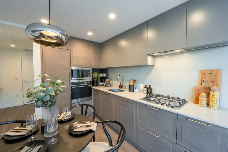 1304 5685 HALLEY AVENUE - photo 3 of 23