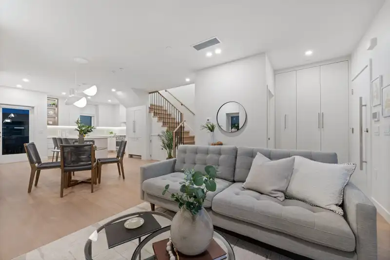 1 1632 E 21ST AVENUE - photo 4 of 35