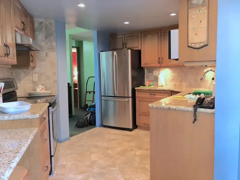 304 728 FARROW STREET - photo 2 of 25
