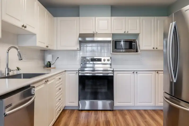 205 9310 KING GEORGE BOULEVARD - photo 1 of 39