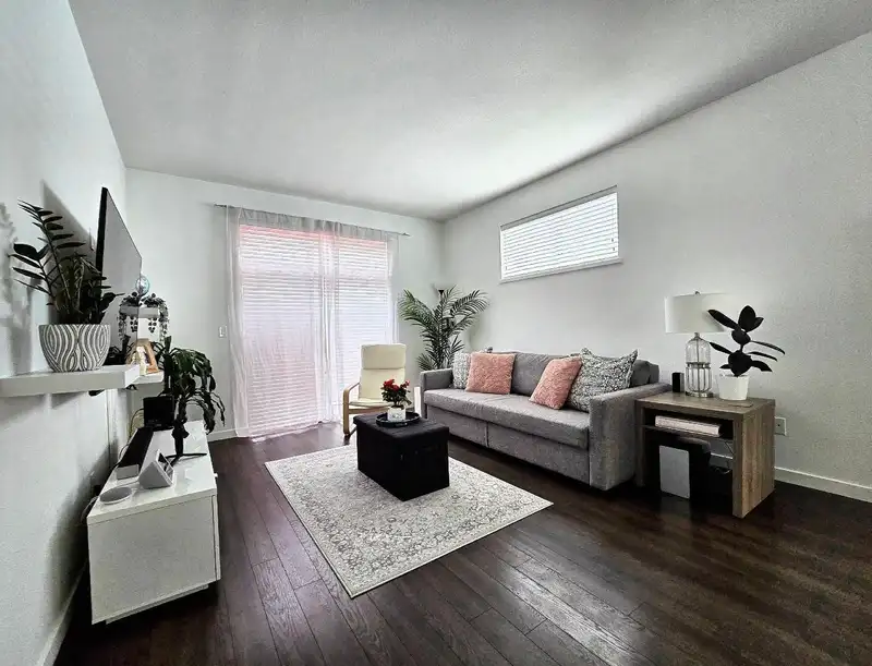 7 14955 60TH AVENUE - photo 2 of 32
