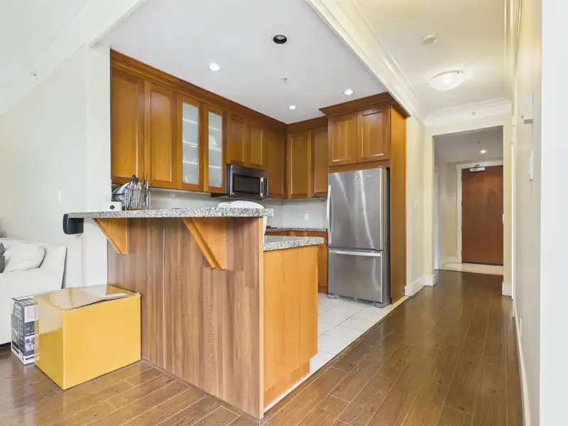 401 4759 VALLEY DRIVE - photo 4 of 20