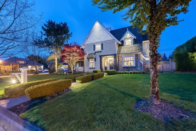 3758 DEVONSHIRE DRIVE - photo 1 of 35