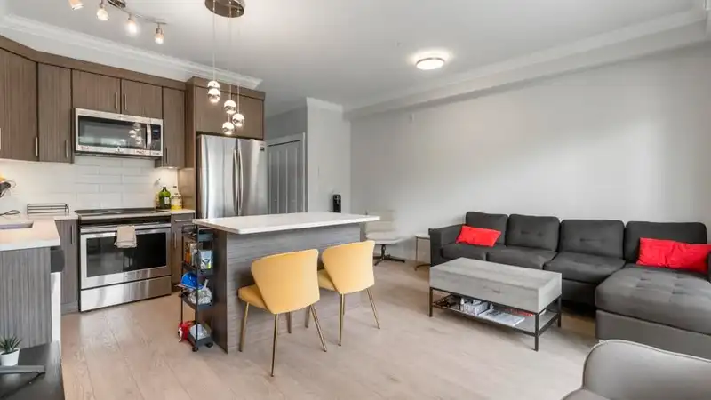 309 13763 101 AVENUE - photo 4 of 16