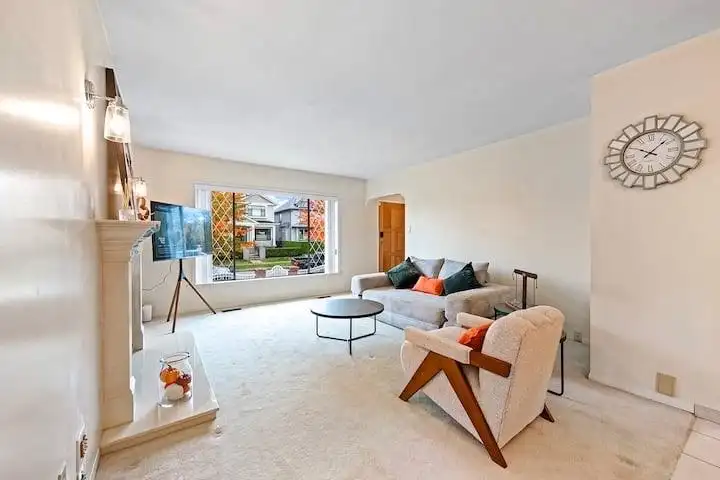 3136 E 53RD AVENUE - photo 4 of 30