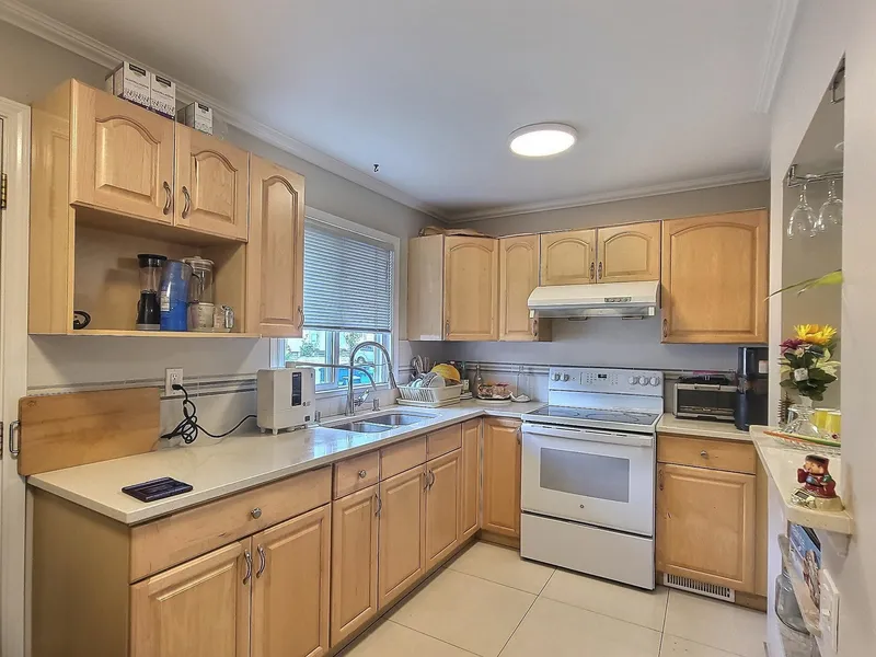 6878 ARLINGTON STREET - photo 2 of 20