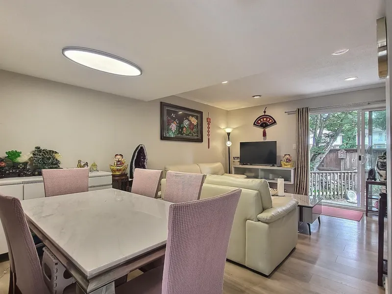 6878 ARLINGTON STREET - photo 4 of 20