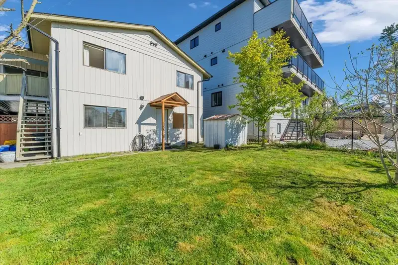 7266 17TH AVENUE - photo 2 of 32