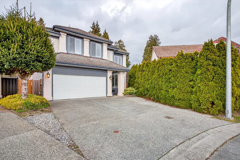 1331 AMAZON COURT - photo 2 of 25