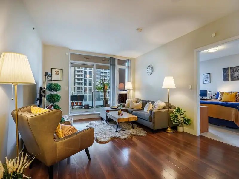 506 2077 ROSSER AVENUE - photo 1 of 38