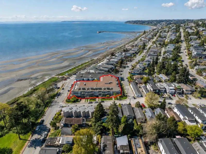 204 15621 MARINE DRIVE - photo 2 of 23