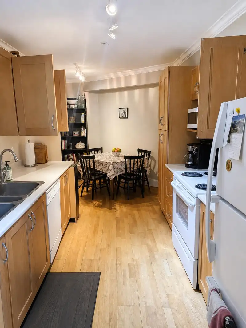 204 15621 MARINE DRIVE - photo 3 of 23