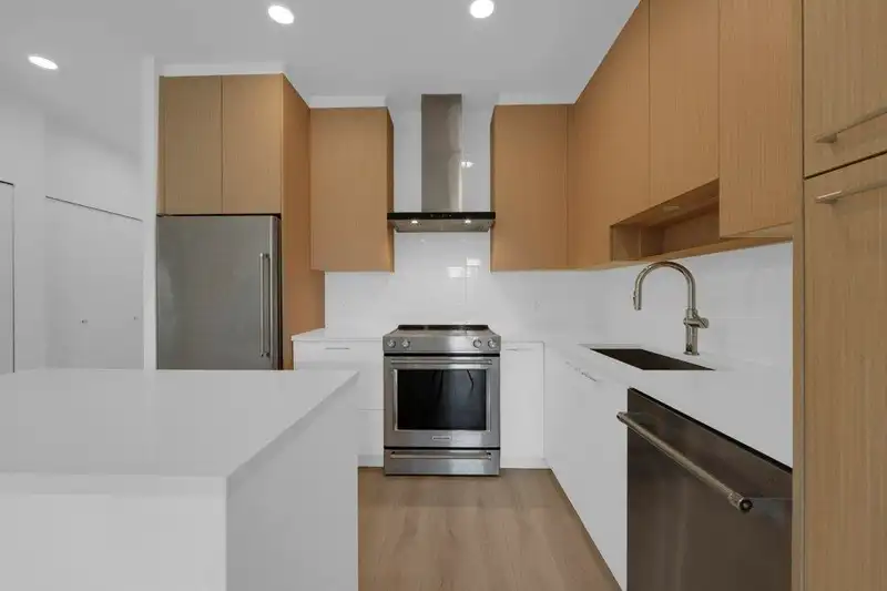 421 7588 16TH STREET - photo 4 of 35