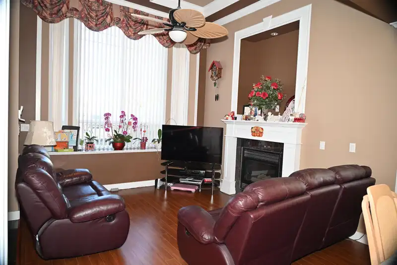 7583 WRIGHT STREET - photo 3 of 28