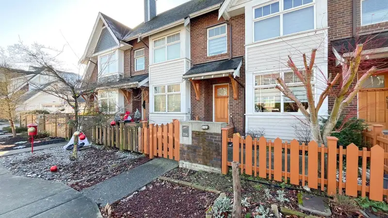 214 BROOKES STREET - photo 1 of 30
