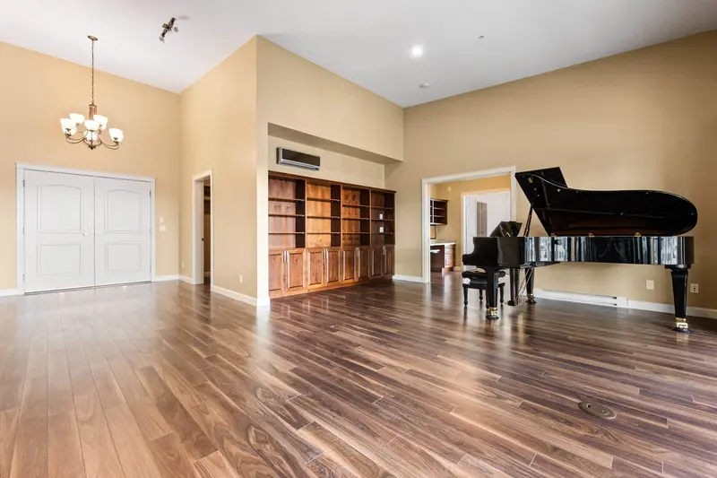 621 2860 TRETHEWEY STREET - photo 3 of 25