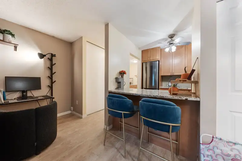210 1545 E 2ND AVENUE - photo 1 of 14