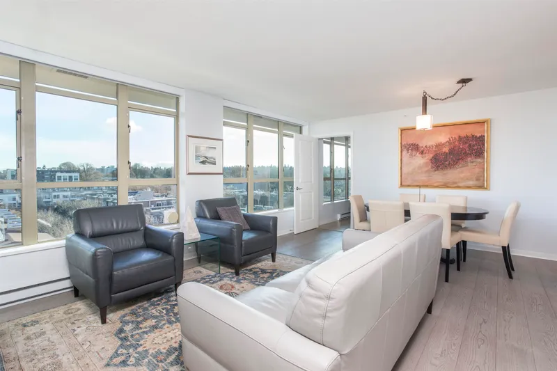 804 2799 YEW STREET - photo 4 of 25