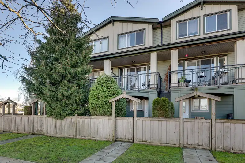 50 160 PEMBINA STREET - photo 2 of 18