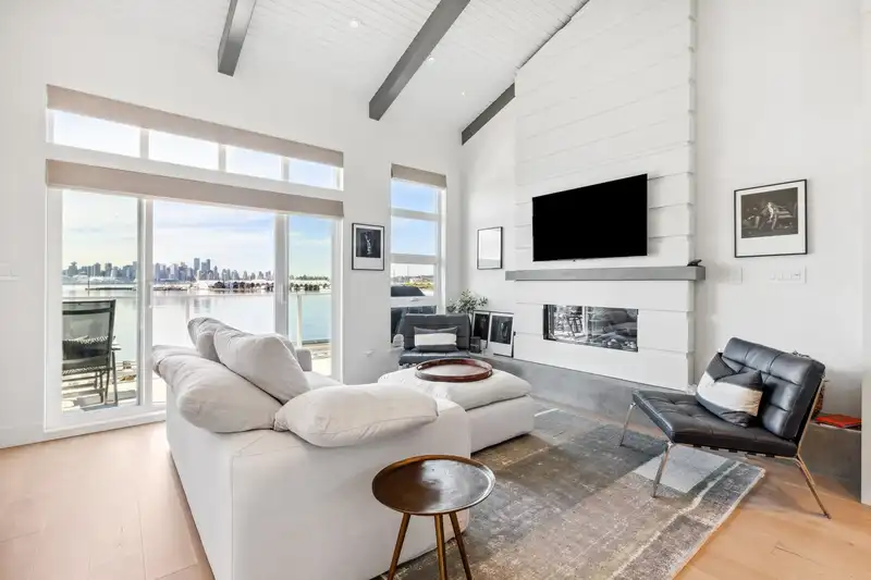 16 415 W ESPLANADE - photo 2 of 40
