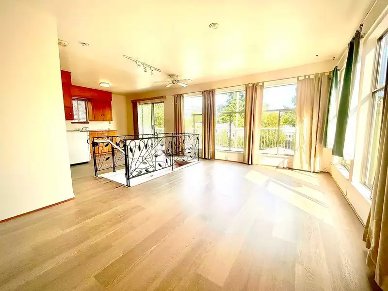 3857 W 18TH AVENUE - photo 2 of 7