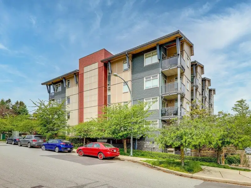 205 5599 14B AVENUE - photo 1 of 17