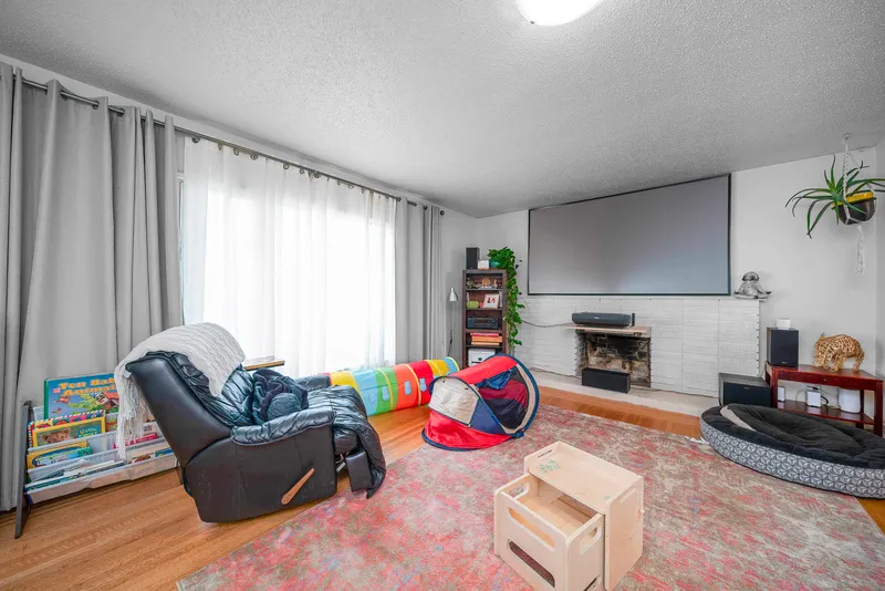 4516 PARKER STREET - photo 4 of 25