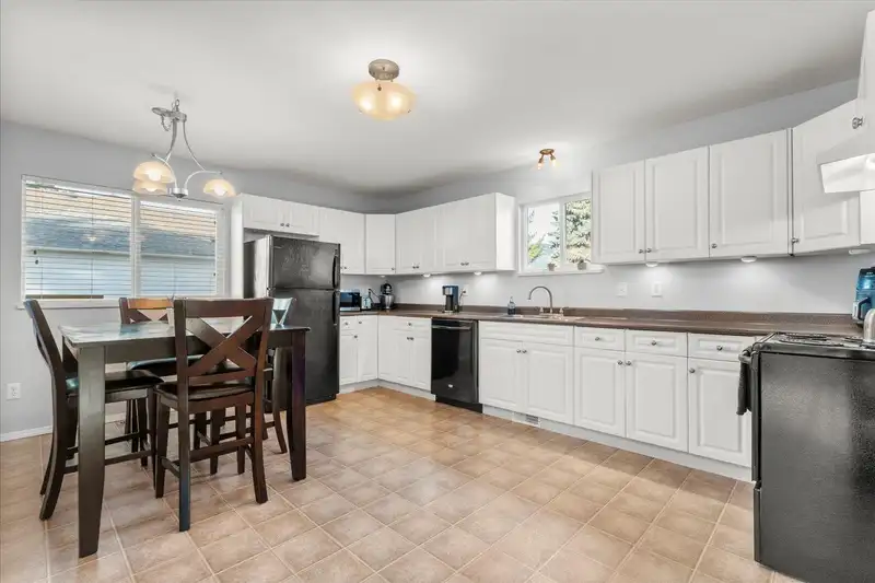 46329 STRATHCONA ROAD - photo 3 of 27
