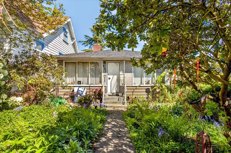 4137 MCGILL STREET - photo 1 of 16