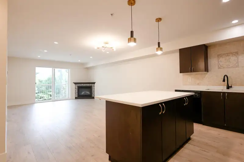 307 2515 PARK DRIVE - photo 1 of 22