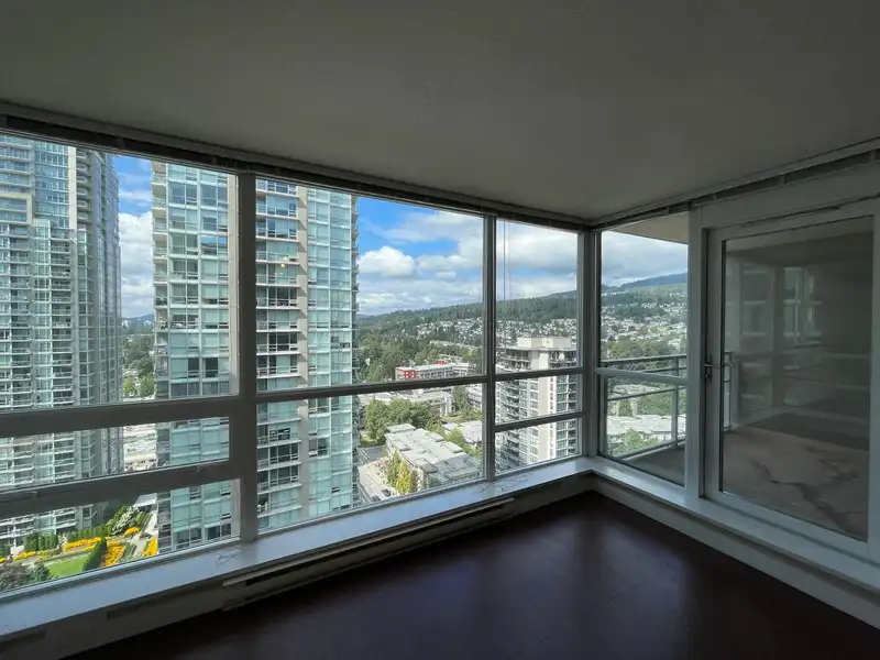 2607 2978 GLEN DRIVE - photo 1 of 20
