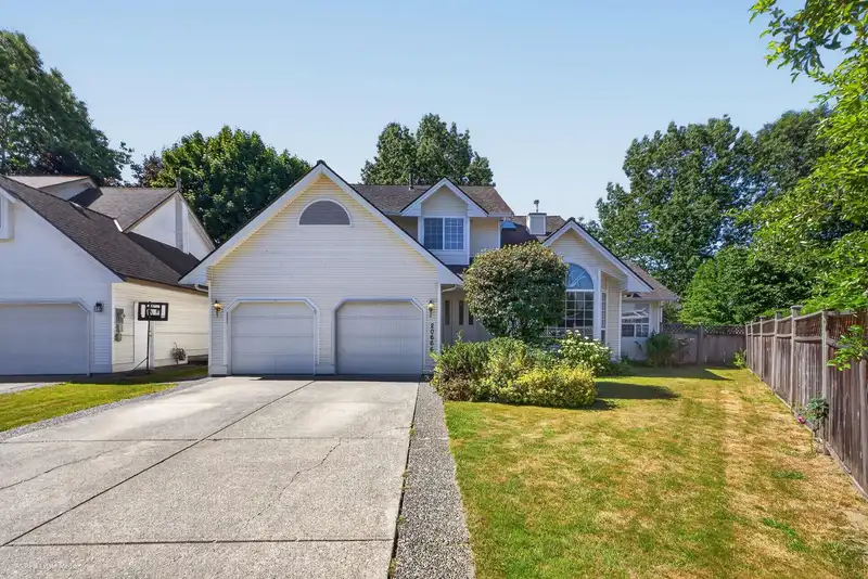 20666 90A AVENUE - photo 1 of 35